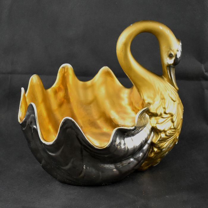 Floreira / Fruteiro em forma de cisne prateado e dourado Capodimonte