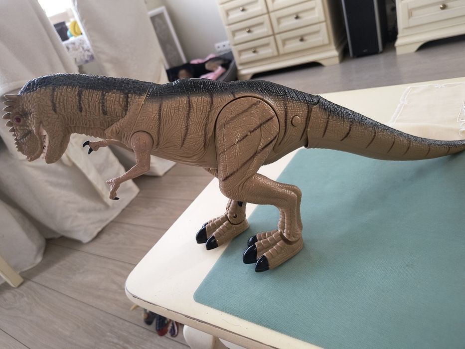 Domowy Jurassic World. Duże dinozaury.