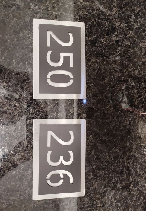 Numero porta (polícia) inox personalizado
