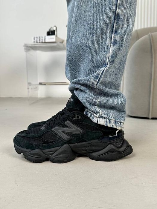 Чоловічі кросівки New Balance 9060 Triple Black преміум