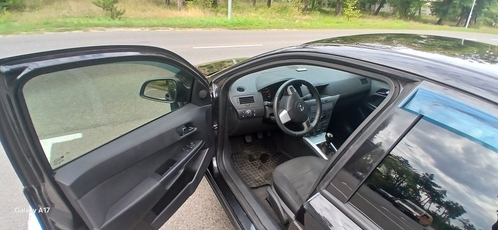 автомобіль Opel Astra