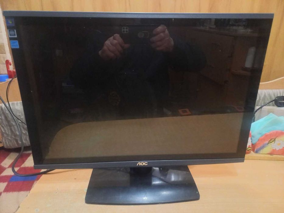 монітор 22дюйма  LOCK