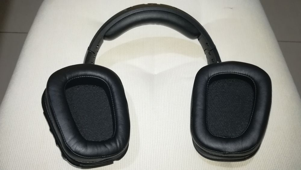 Logitech G935 wireless surround 7.1 DTS