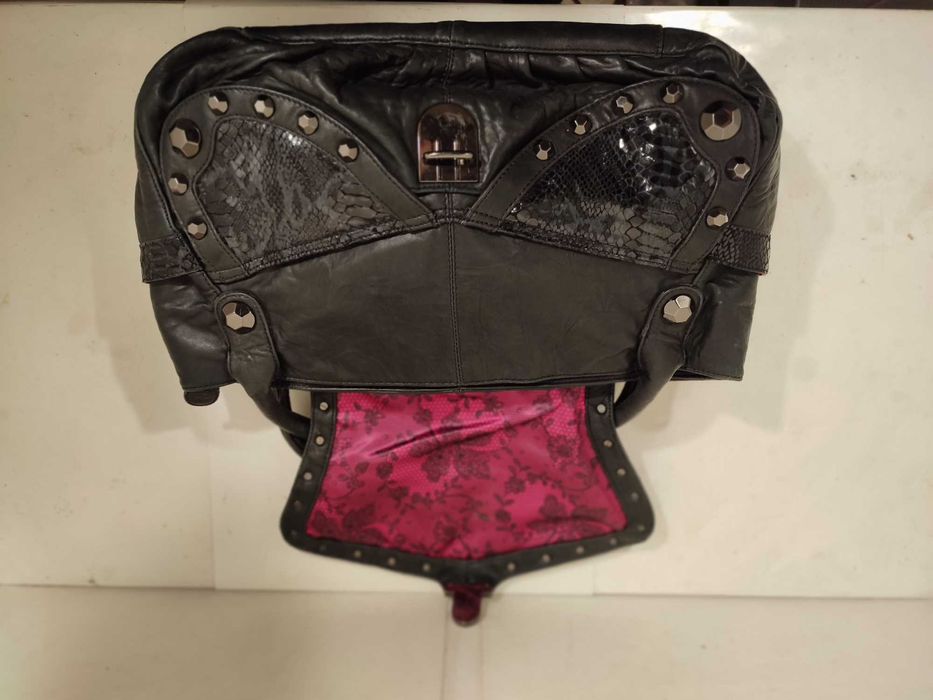 Torebka Betsey Johnson skórzana czarna