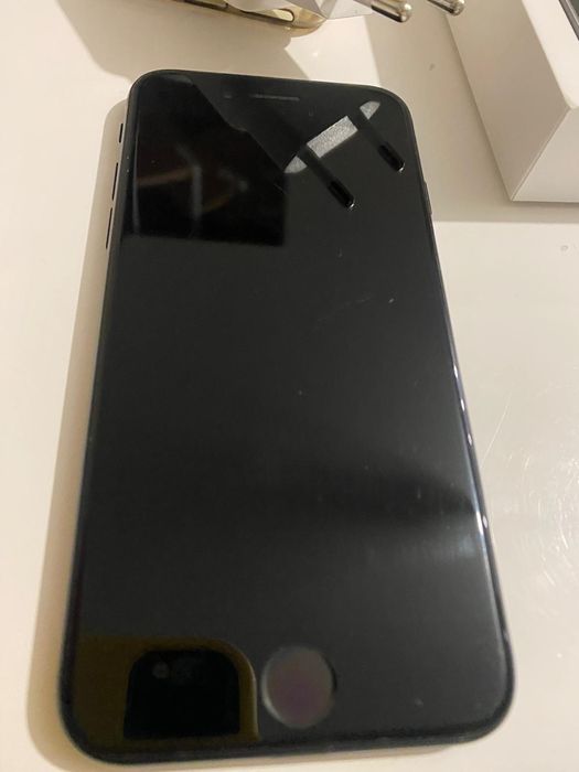 iPhone SE 2020 64GB, komplet.