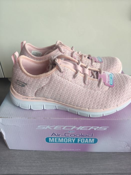 Tênis skechers originais para mulher novos