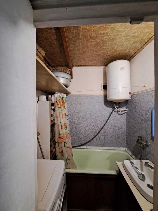 Продаж квартири. 2-кімнатна квартира на проспекті Миру (лівий берег)