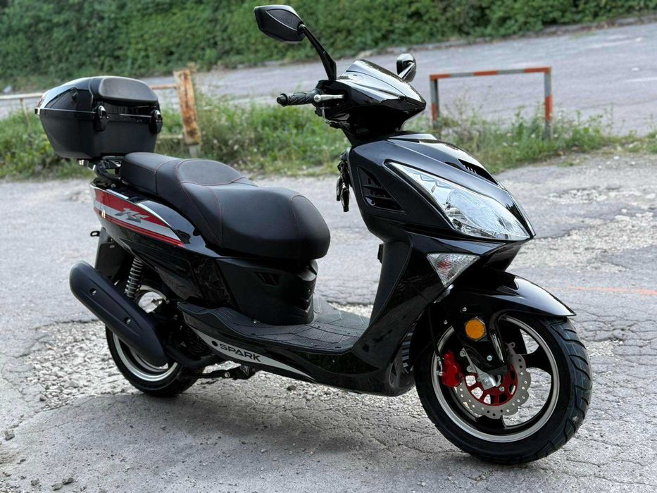 Скутер SPARK SP150S-17R