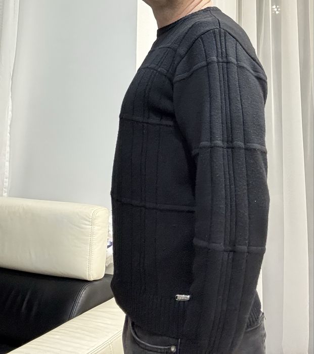 Продається светр Pierre Cardin