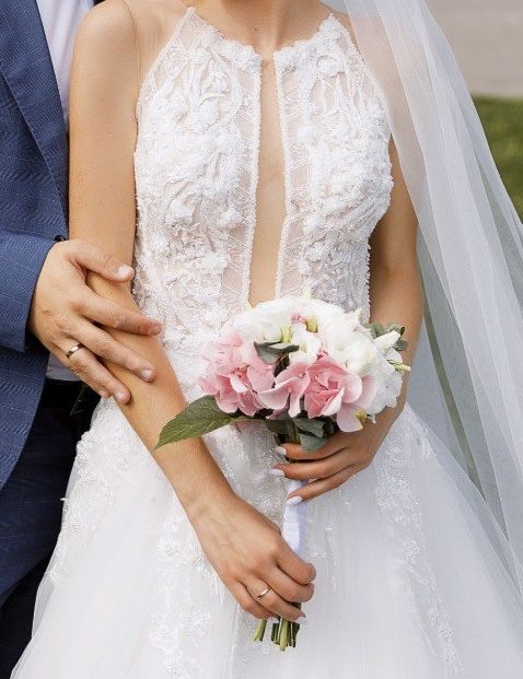 Весільна сукня