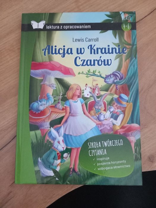 Książka " Alicja w Krainie Czarów"