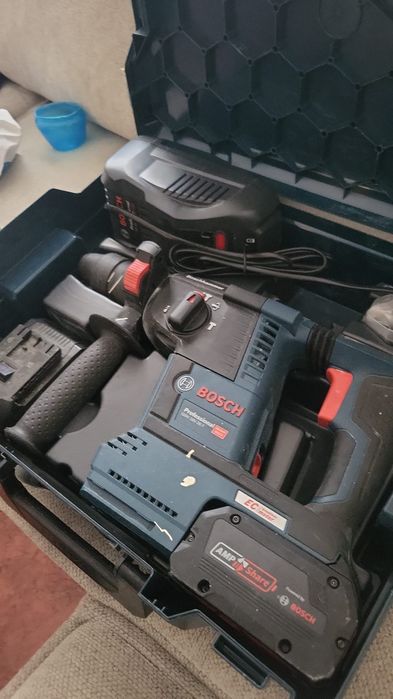 Martelo Perfurador Bosch GBH 18V - 26 F