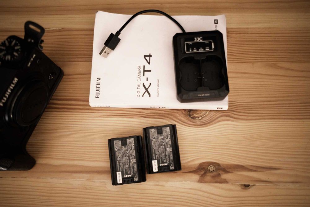 Fujifilm Fuji X-T4 XT4 Mirrorless Digital Camera