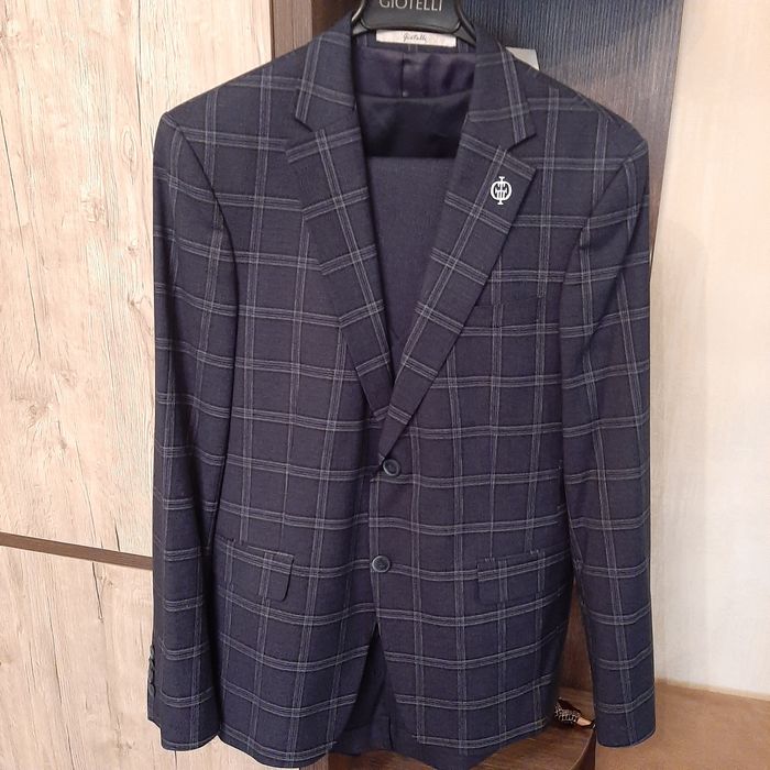 Костюм тройка размер м