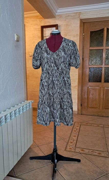 Letnia sukienka krótki rękaw  - 40