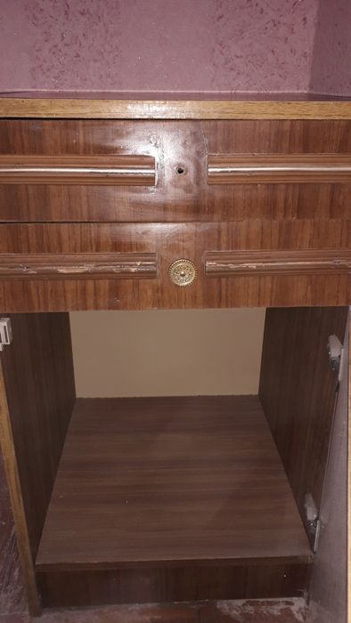 Кухонные шкафчики и тумбочки ..