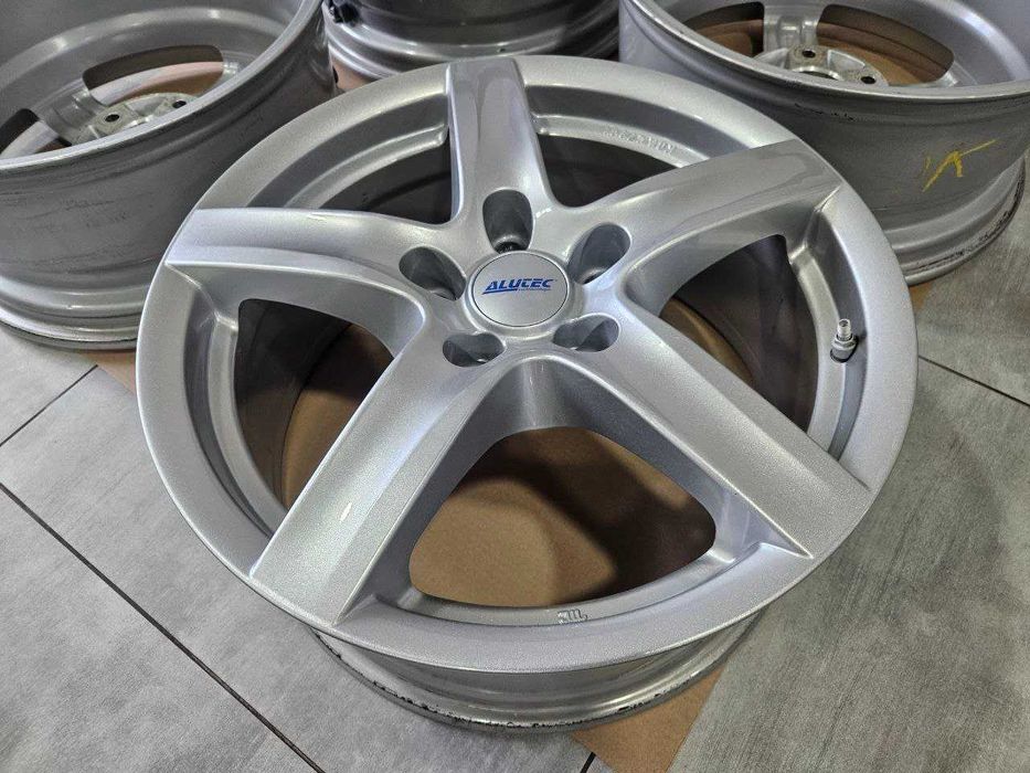 Диски Alutec 5/130 R18 8J ET52 dia71.6mm