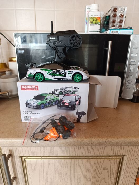 Дріфт машинка на радіокерувані