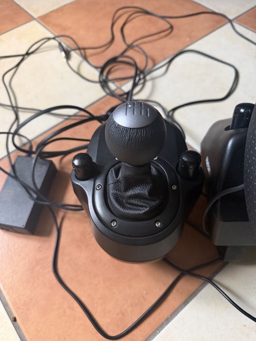 Logitech G923 (PC PS4 PS5)