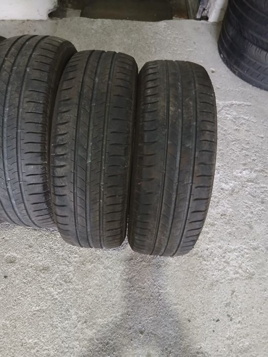 4 Pneus 185/60R15 Michelin