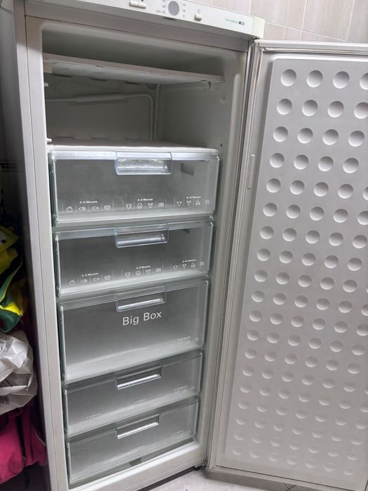 Arca branca em bom estado