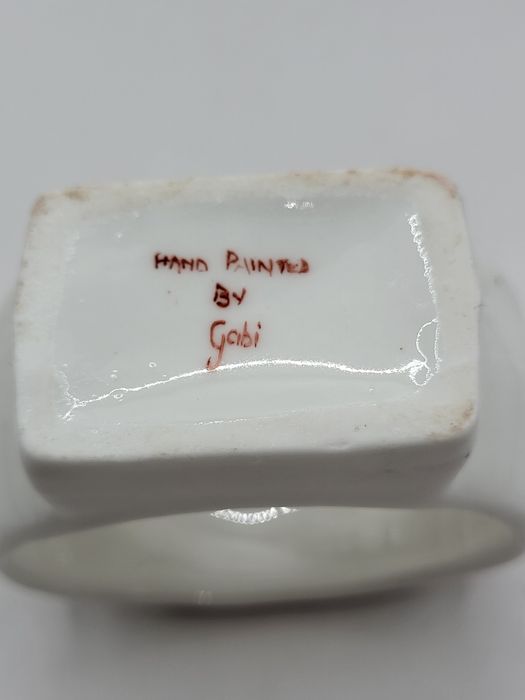 Porcelanowe serwetniki, 4 szt.