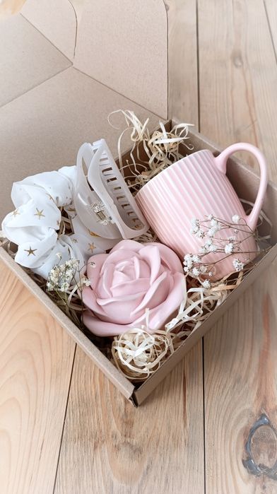 Подарунковий бокс, набір, подарунок дівчині, свічка, чашка