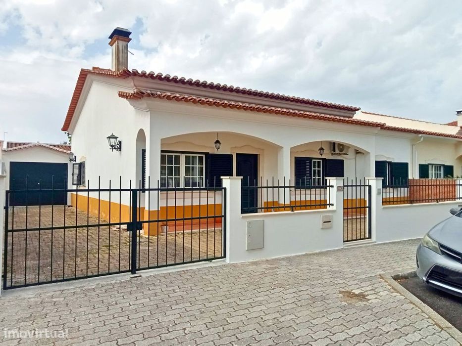 Moradia T3 em Almeirim zona calma áreas grandes