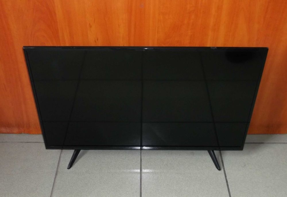 32'' Kruger&Matz 2xUSB, 2xHDMI, DVB-T2 HEVC