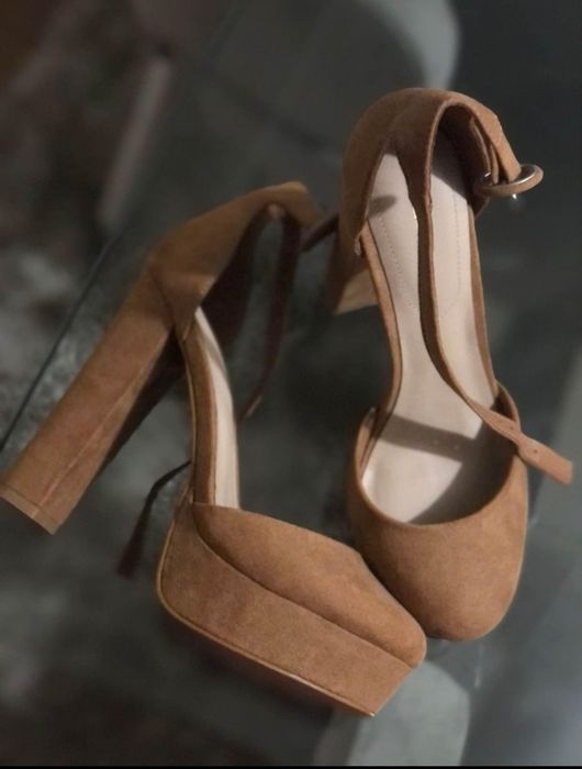 Sapatos aldo castanhos