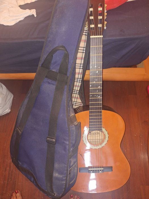 Guitarra 50€eurosSatarem/almerim