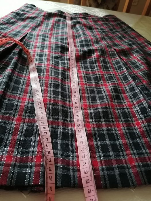 Spódnica w kratę na chłodniejsze dni