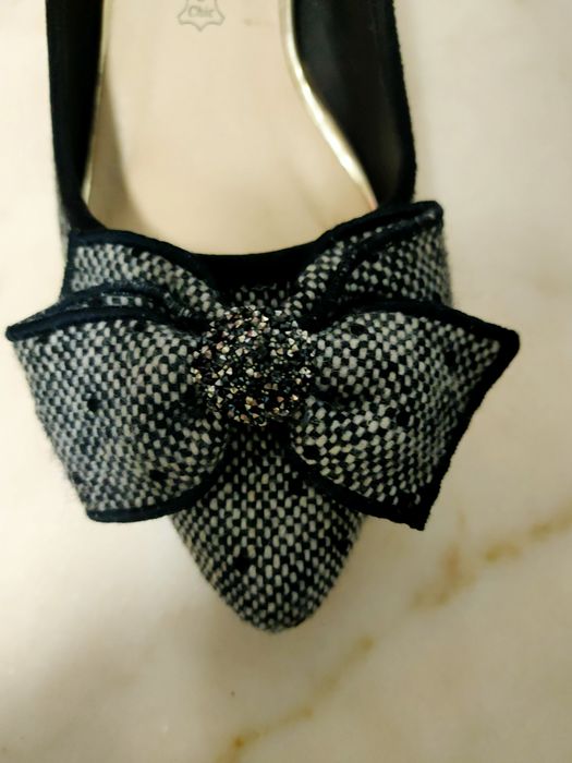 Par sapatos usados praticamente novos