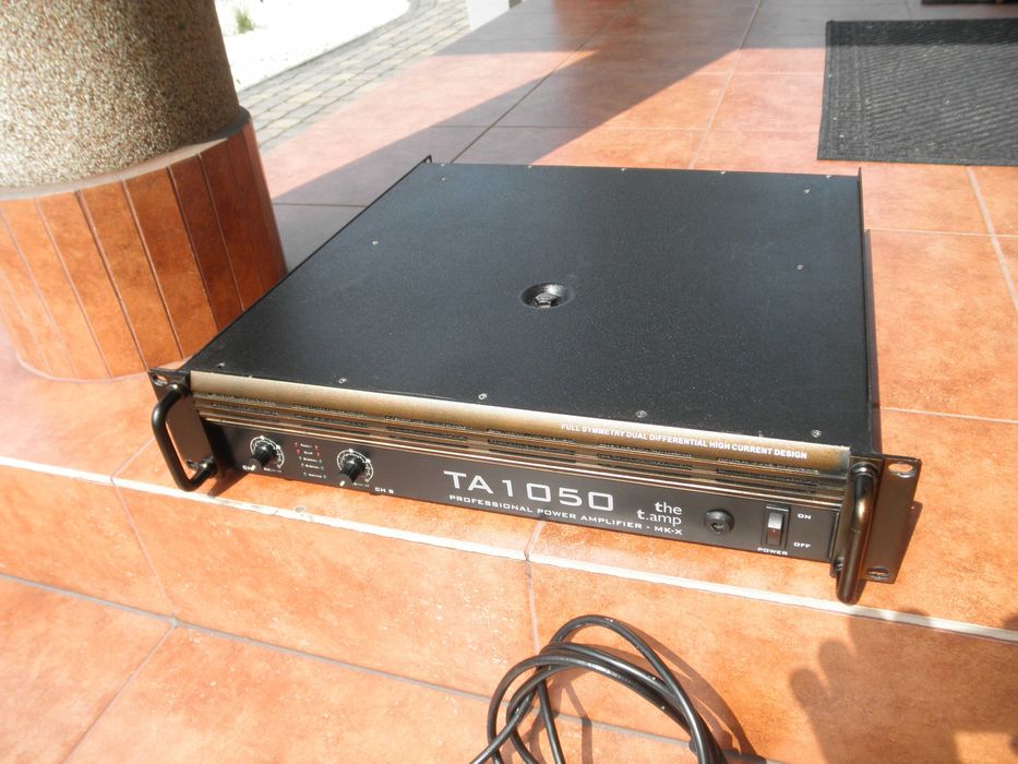 Końcówka mocy The T.amp 1050. Wzmacniacz 2x 520 W rms.