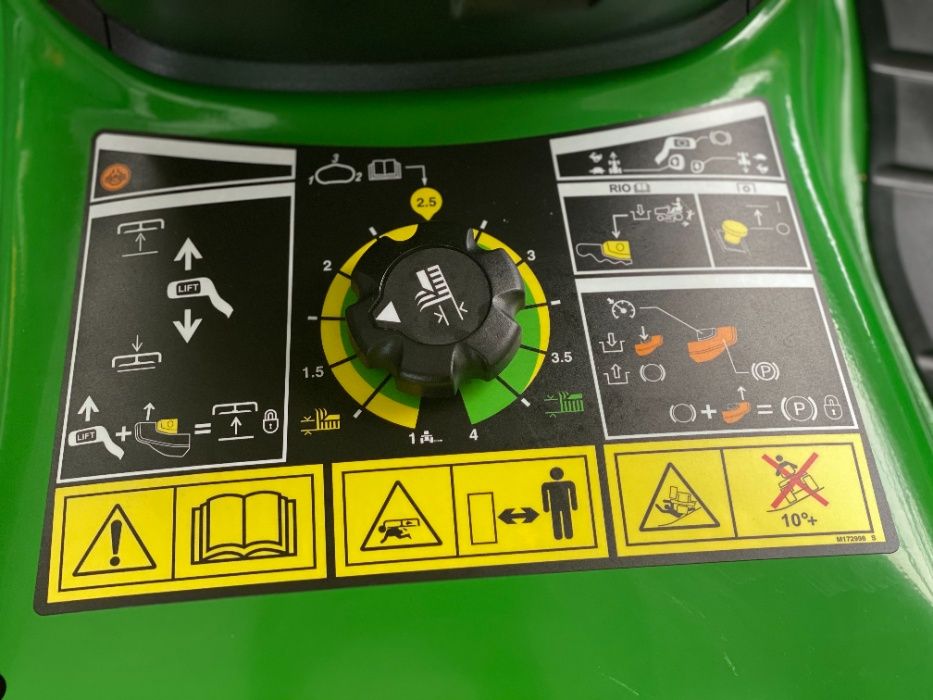 Traktor Ogrodowy JOHN DEERE X350R / V-TWIN 726 cm³ / AGREGAT 107 CM