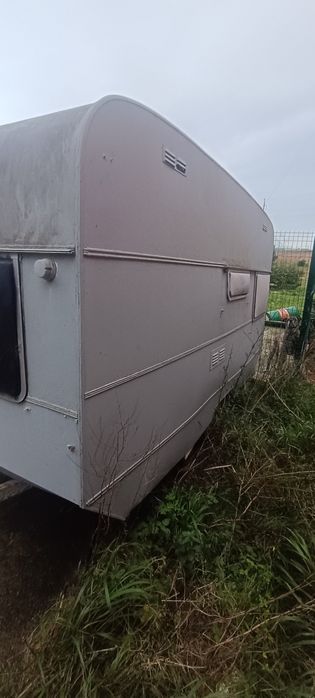 Roulote / caravana s/documentos