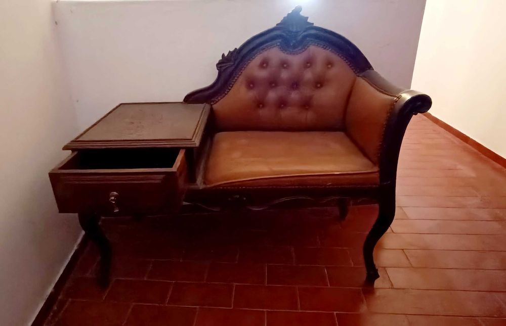 Cadeira com armário vintage