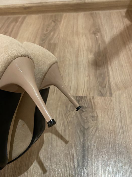 Лодочки бежеві, 2 пари в наявності