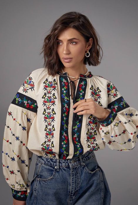 Вишиванка жіноча великий вибір, ціни різні