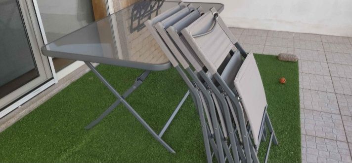 Conjunto Mesa de Jardim + 4 Cadeiras