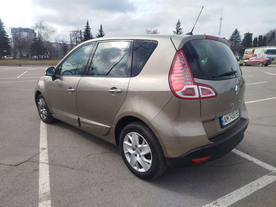 Рено Сценік 3 2011 рік