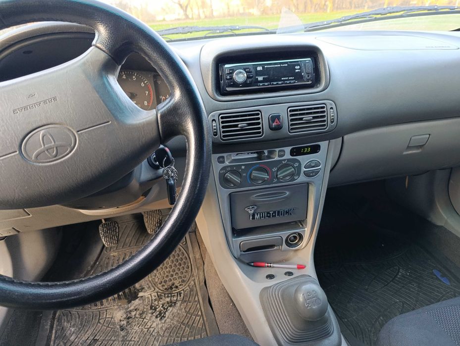 Тойота Королла 98 год 1.6 газ бензин