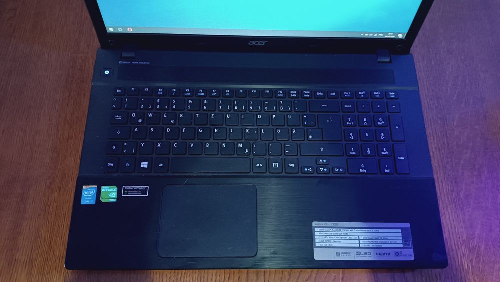 acer aspire v3-772g / i5 / nVidea 750m / 16gb / ssd 256 + HDD 1 Tb