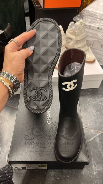 Chanel rain boots.резиновые сапоги шанель.гумові чоботи шанель.LUXE.мои фото . Купить резиновые сапоги шанель