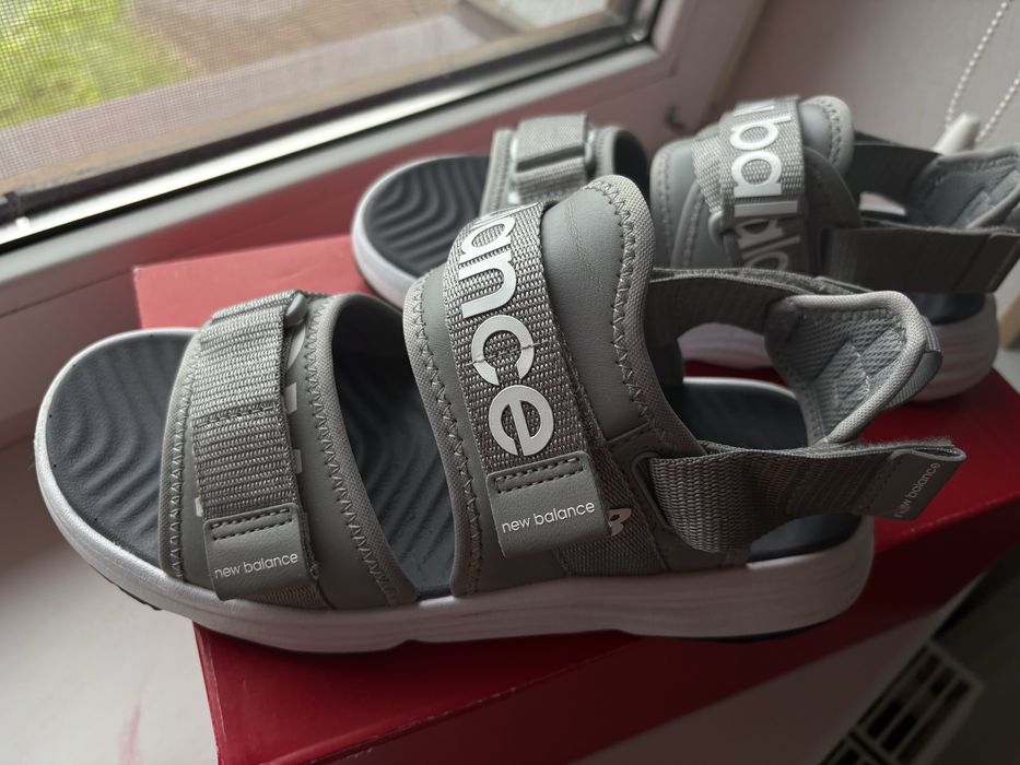New Balance сандалі