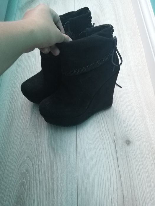 Botki czarne z cyrkoniami