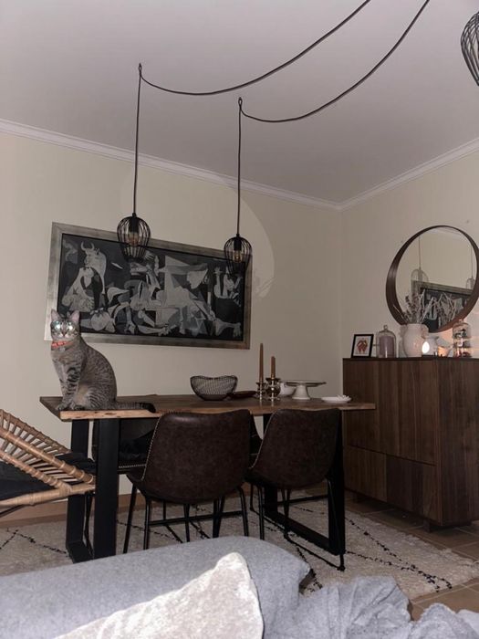 Candeeiro com 3 cupulas de ferro preto da JOM c suporte único.