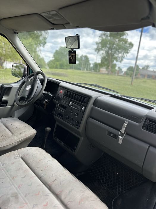 VOLKSWAGEN TRANSPORTER T4 2,5 TDI