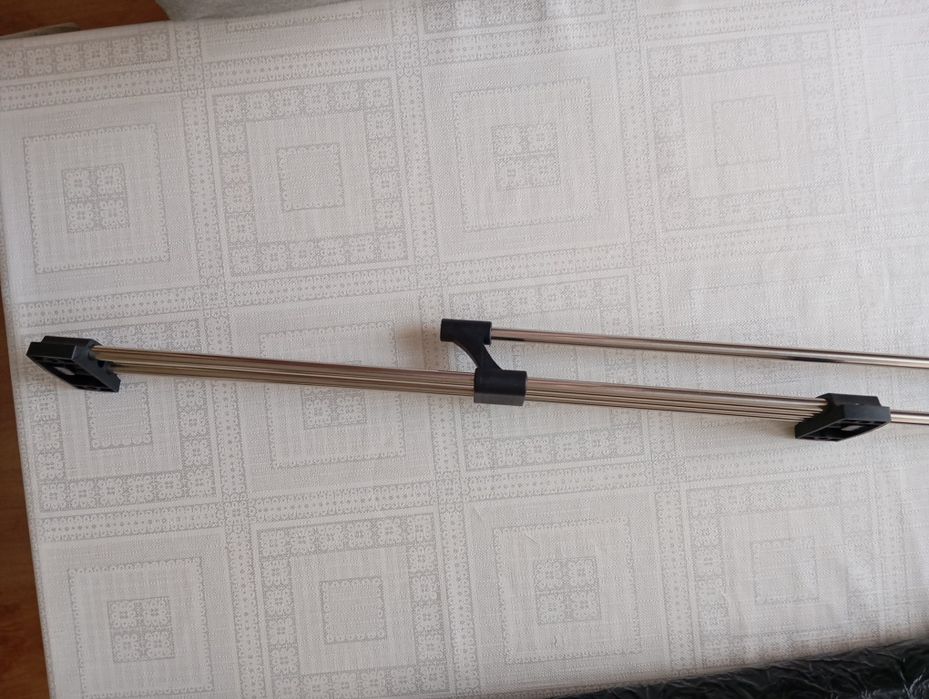 Wieszak wysuwany do szafy chrom dł.45 cm