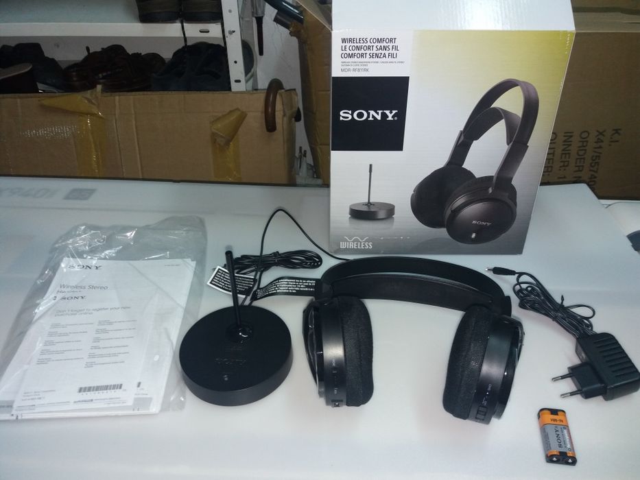 Auscultadores Wireless SONY MDRRF811RK (On Ear - Preto)